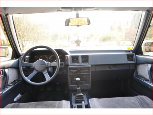 Nissan Bluebird (T72) 2.0 SLX - Fahrzeugbild 3 von 5