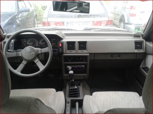 Nissan Bluebird (T72) 1.8 16V Grand Prix - Fahrzeugbild 12 von 14