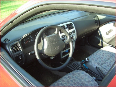 Nissan Almera (N15) 1.4 GX - Fahrzeugbild 3 von 7