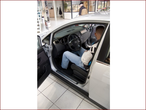 Premiere Nissan Tiida - Albumbild 5 von 8